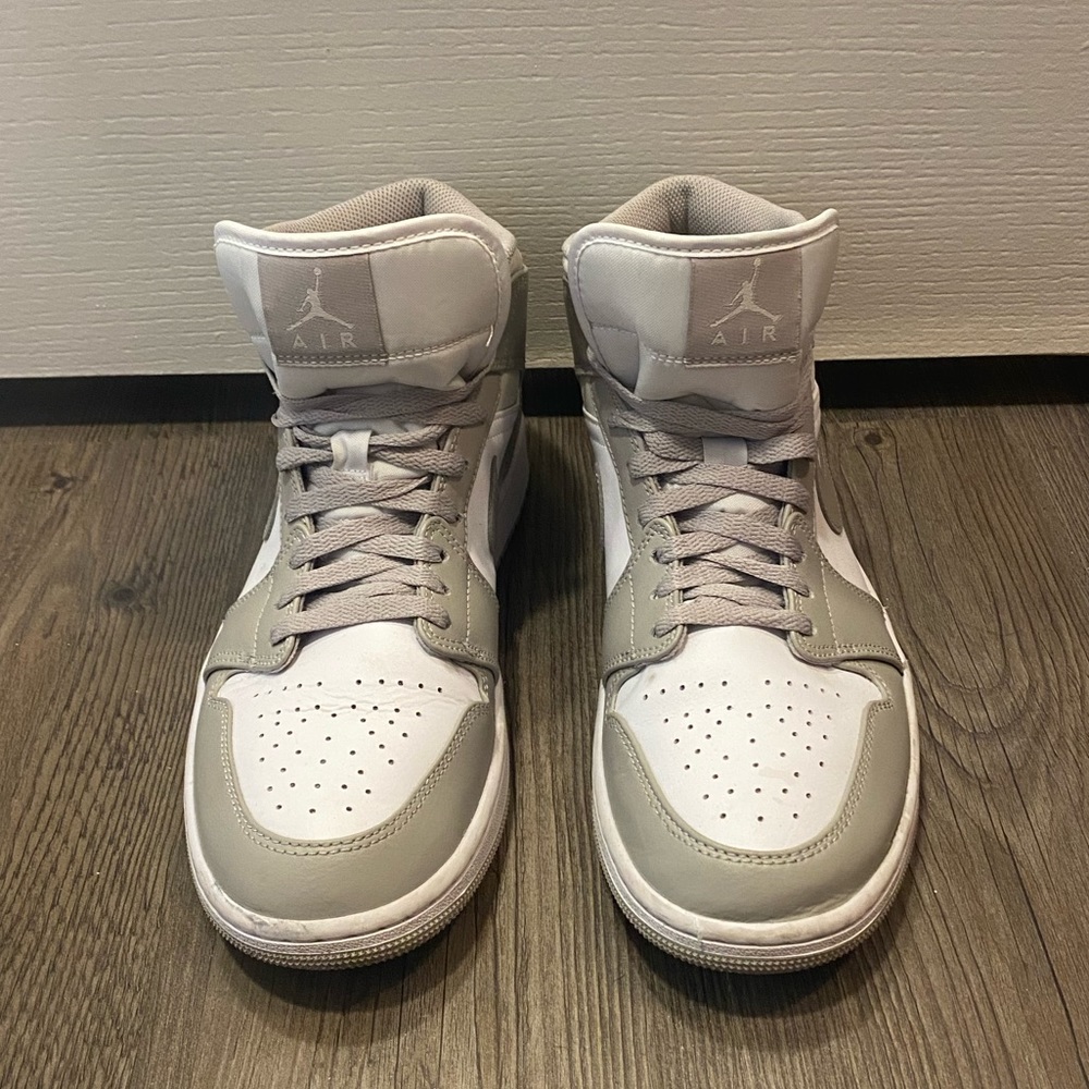 Air Jordan 1 mid “College Gray”